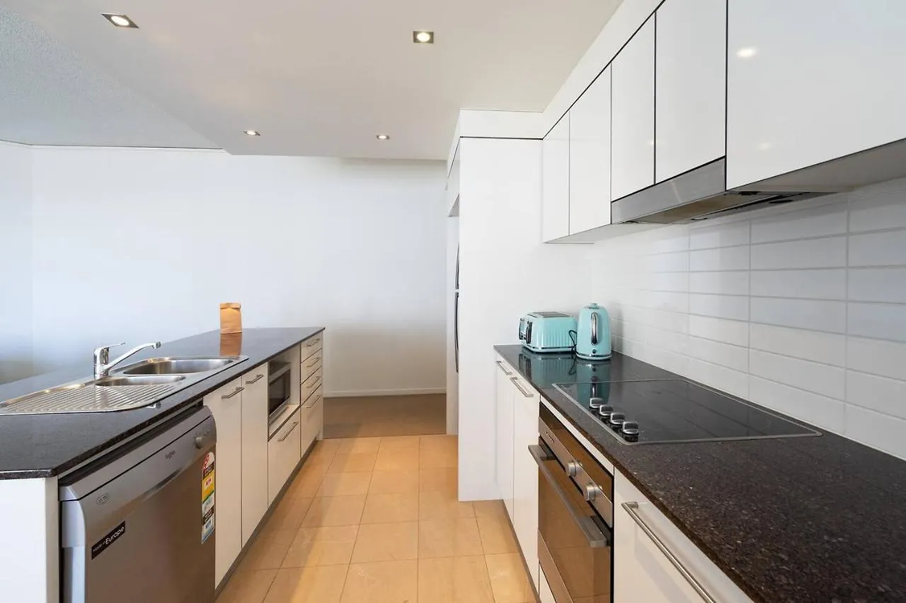 Luxe High-Rise With Al Fresco Dining & Ocean Views Apartment Gold Coast Australia