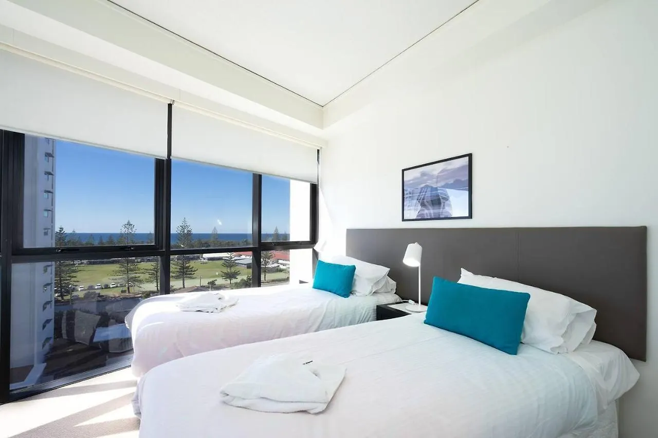 Luxe High-Rise With Al Fresco Dining & Ocean Views Apartment Gold Coast