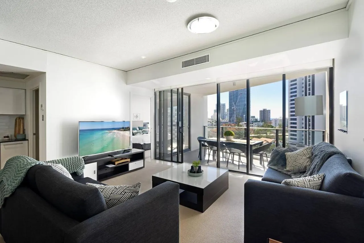 Luxe High-Rise With Al Fresco Dining & Ocean Views Apartment Gold Coast