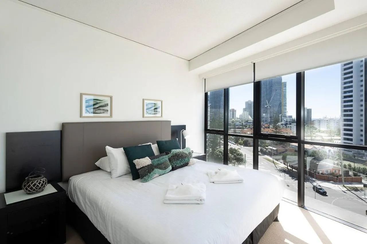 Luxe High-Rise With Al Fresco Dining & Ocean Views Apartment Gold Coast